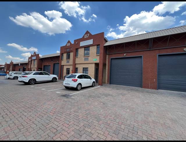 230M² WAREHOUSE TO LET IN STRIJDOMPARK